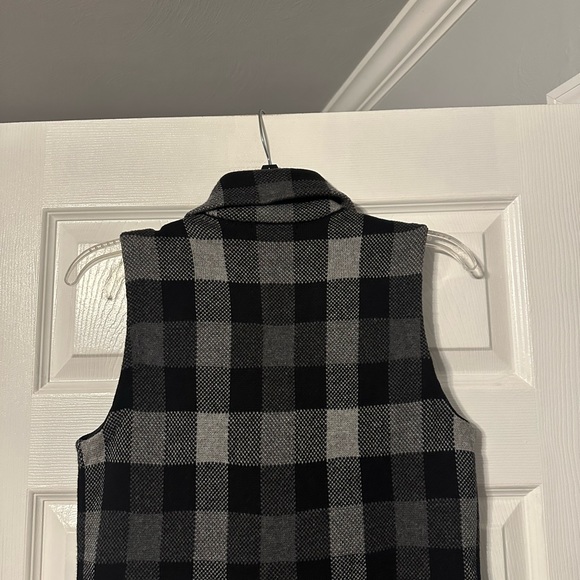 Chaps Women’s Buffalo Plaid Sweater Vest - Picture 9 of 12
